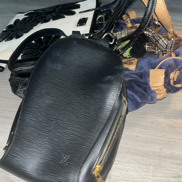 Designer Hand Bags Prada, Coach, Louis Vuitton, Juicy Couture & Kate Spade - Picture 3 of 16